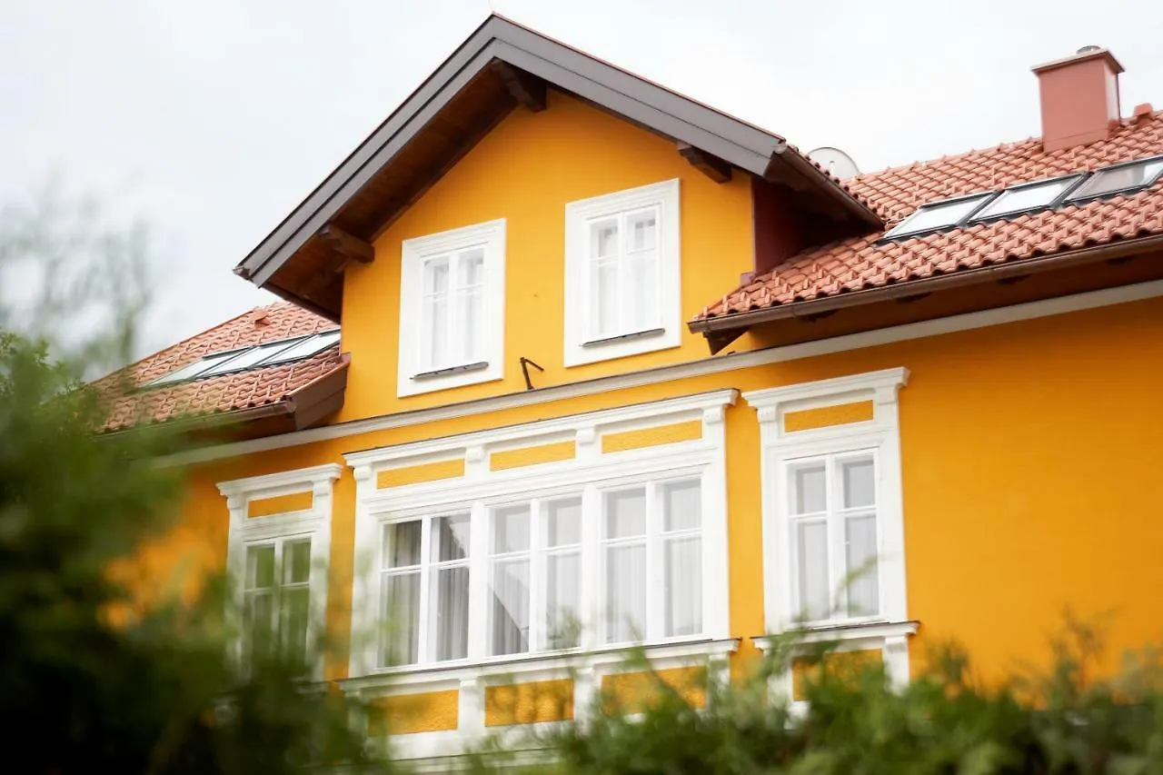 Holiday Apartments By Das Gruene Hotel Zur Post - 100 % Bio & Villa Ceconi Salisburgo