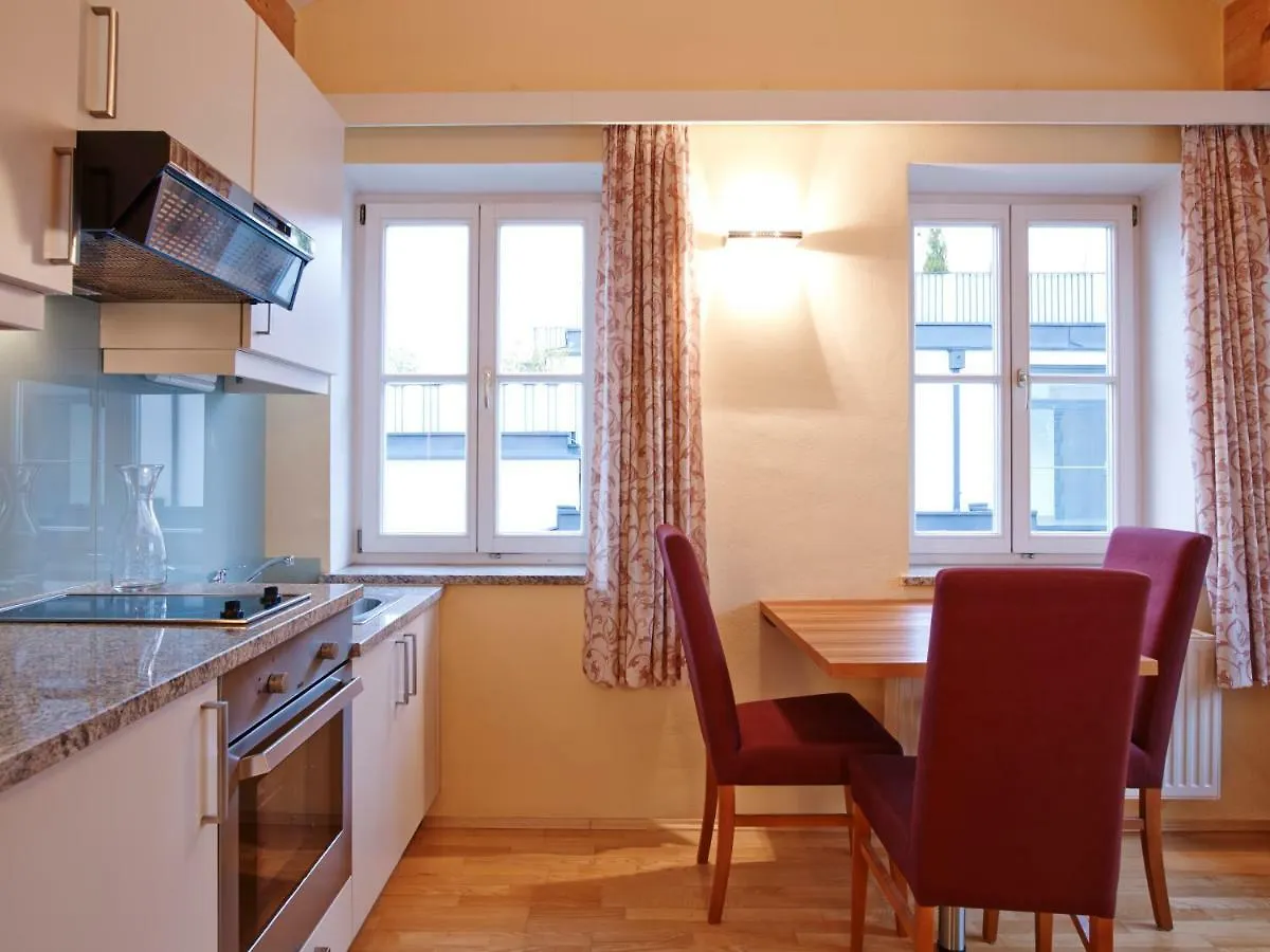 Holiday Apartments By Das Gruene Hotel Zur Post - 100 % Bio & Villa Ceconi Salisburgo