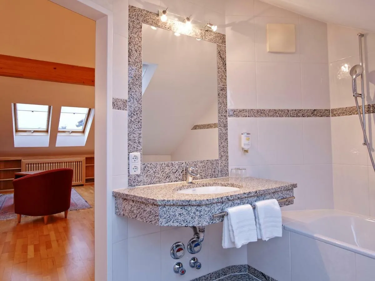Holiday Apartments By Das Gruene Hotel Zur Post - 100 % Bio & Villa Ceconi Salisburgo Austria